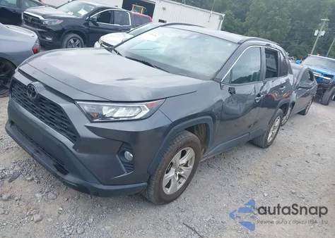2021 Toyota Rav4 Xle z USA, uszkodzony, nr VIN 2T3W1RFVXMC140946